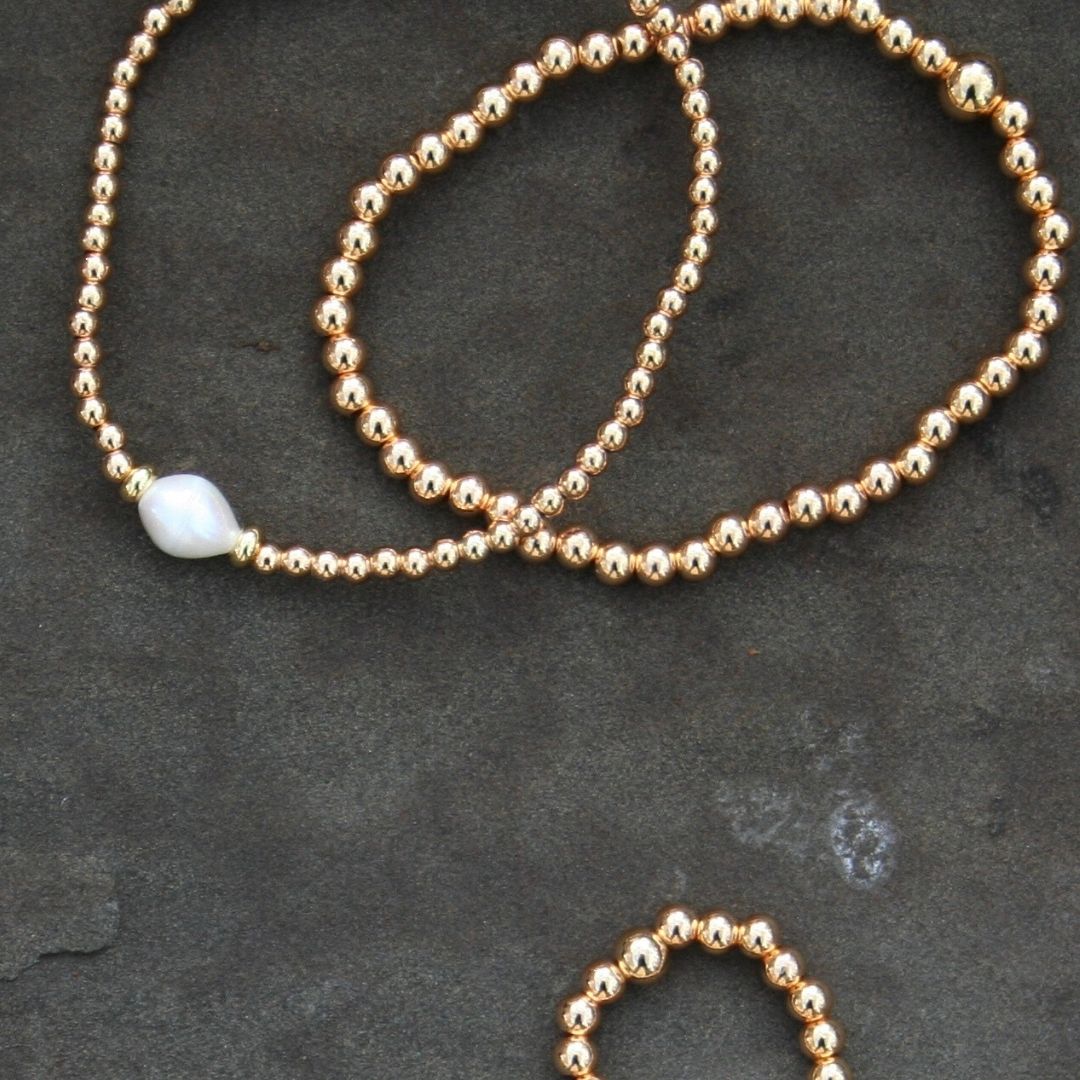 Purity Gold Pearl Bracelet