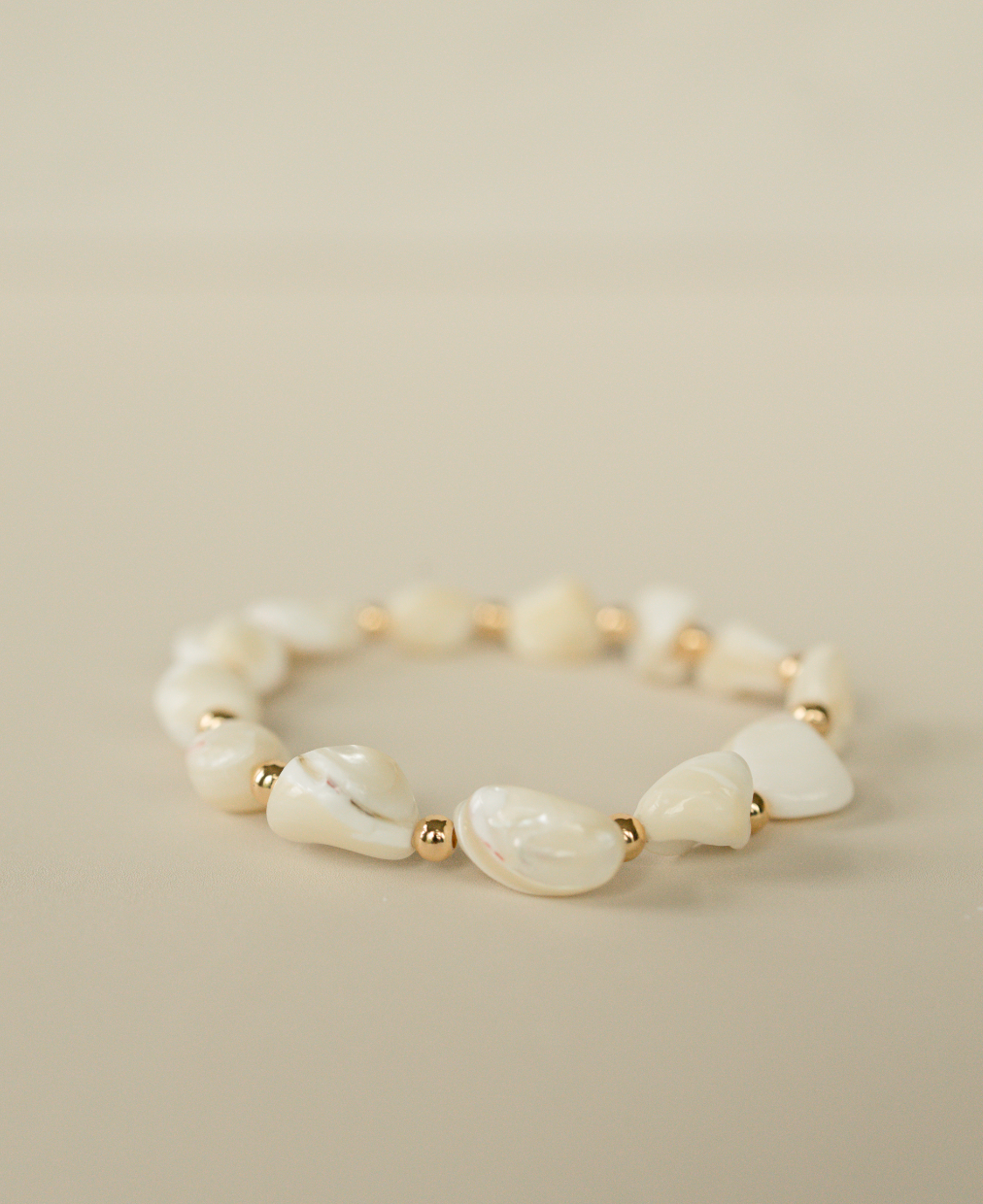 Ivory Shell Beaded Bracelet