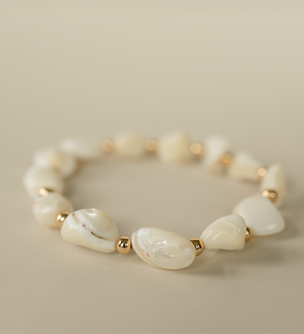 Ivory Shell Beaded Bracelet