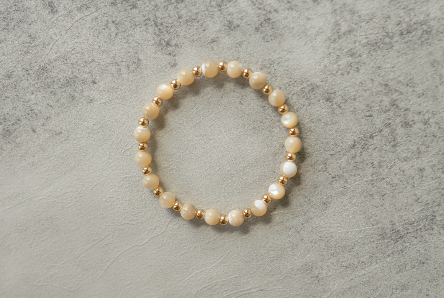 Round Shell Beaded Bracelet